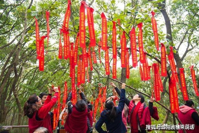 皇冠登1登2登3_正月廿七“老人七”皇冠登1登2登3,老传统:“1登2做3吃”,人财两旺交好运