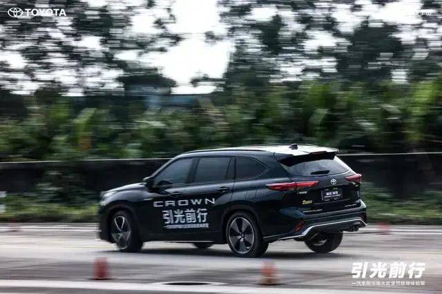 皇冠信用盘如何注册_全新皇冠的变与不变皇冠信用盘如何注册，一汽丰田华南大区皇冠陆放试驾体验