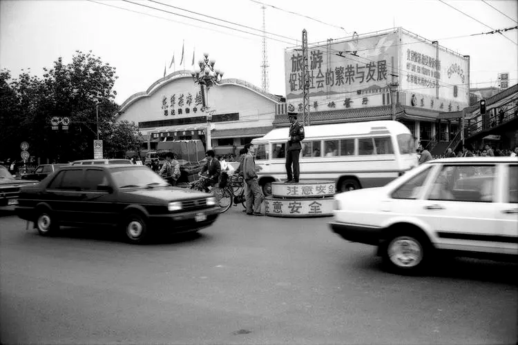 正版皇冠信用盘出租_1991年:国际倒爷正版皇冠信用盘出租,点子大王,下岗初潮,华东水灾和出租车市场化