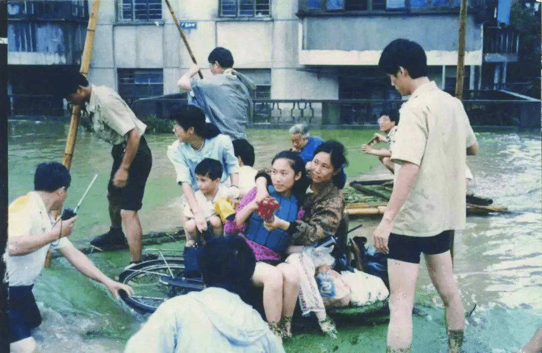 正版皇冠信用盘出租_1991年:国际倒爷正版皇冠信用盘出租,点子大王,下岗初潮,华东水灾和出租车市场化