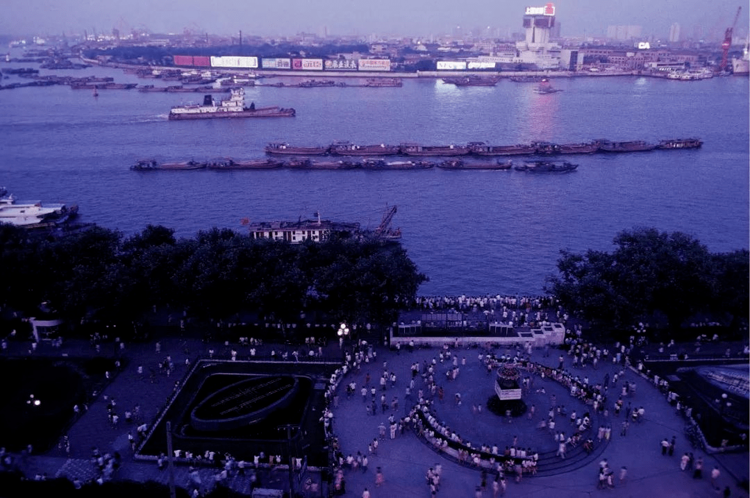 正版皇冠信用盘出租_1991年:国际倒爷正版皇冠信用盘出租,点子大王,下岗初潮,华东水灾和出租车市场化