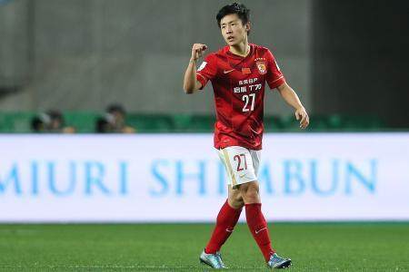 皇冠足球平台代理_昨天生日许了一个健康的愿皇冠足球平台代理,今天比赛就受伤,郑龙心已拔凉拔凉