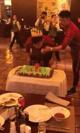 皇冠足球平台代理_昨天生日许了一个健康的愿皇冠足球平台代理,今天比赛就受伤,郑龙心已拔凉拔凉