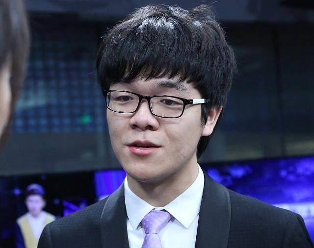 皇冠登1登2登3_2个月内皇冠登1登2登3,柯洁将重登王座!