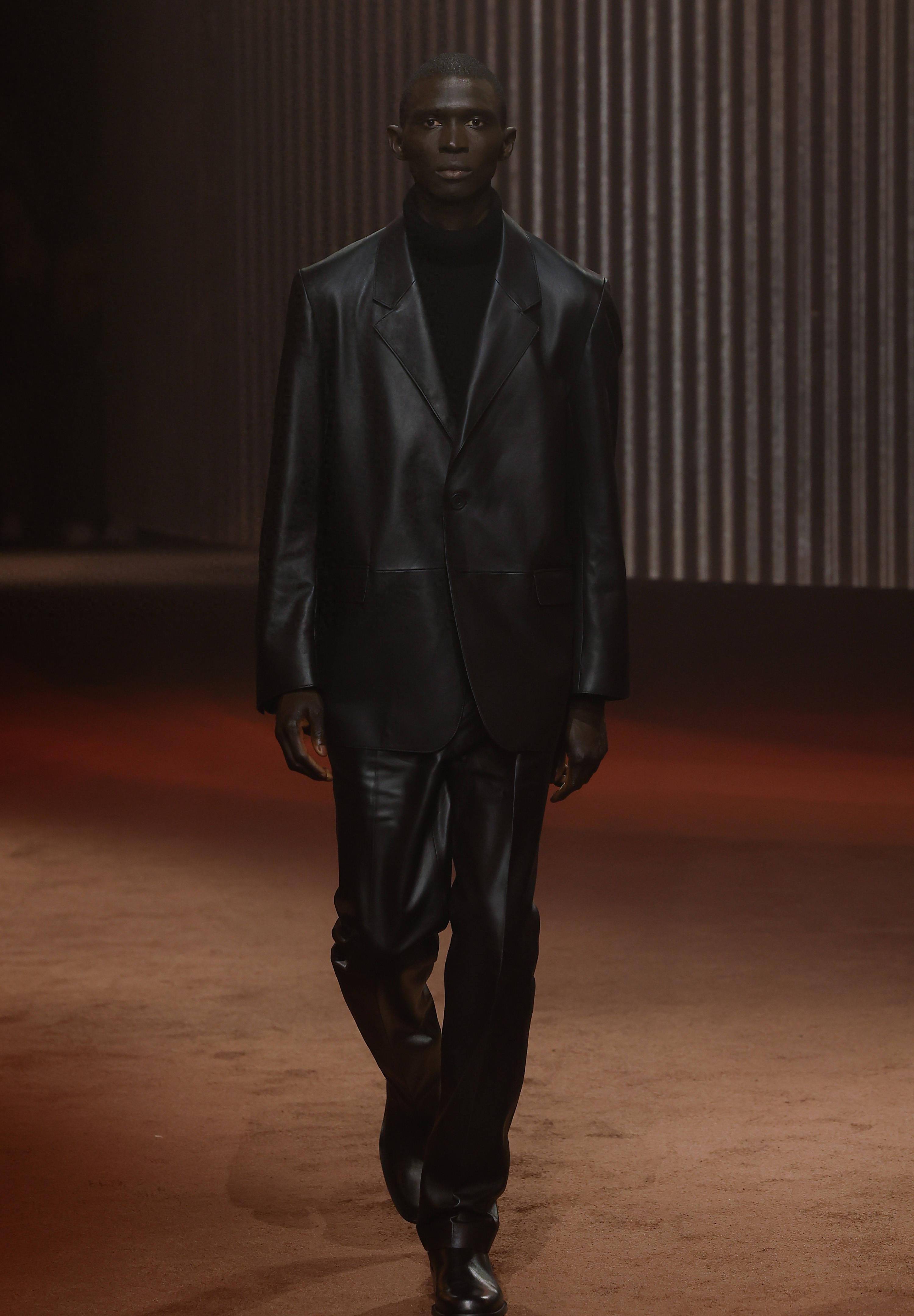 皇冠信用登2代理_(二级外部代理)Cos品牌在纽约举办时装秀(2)