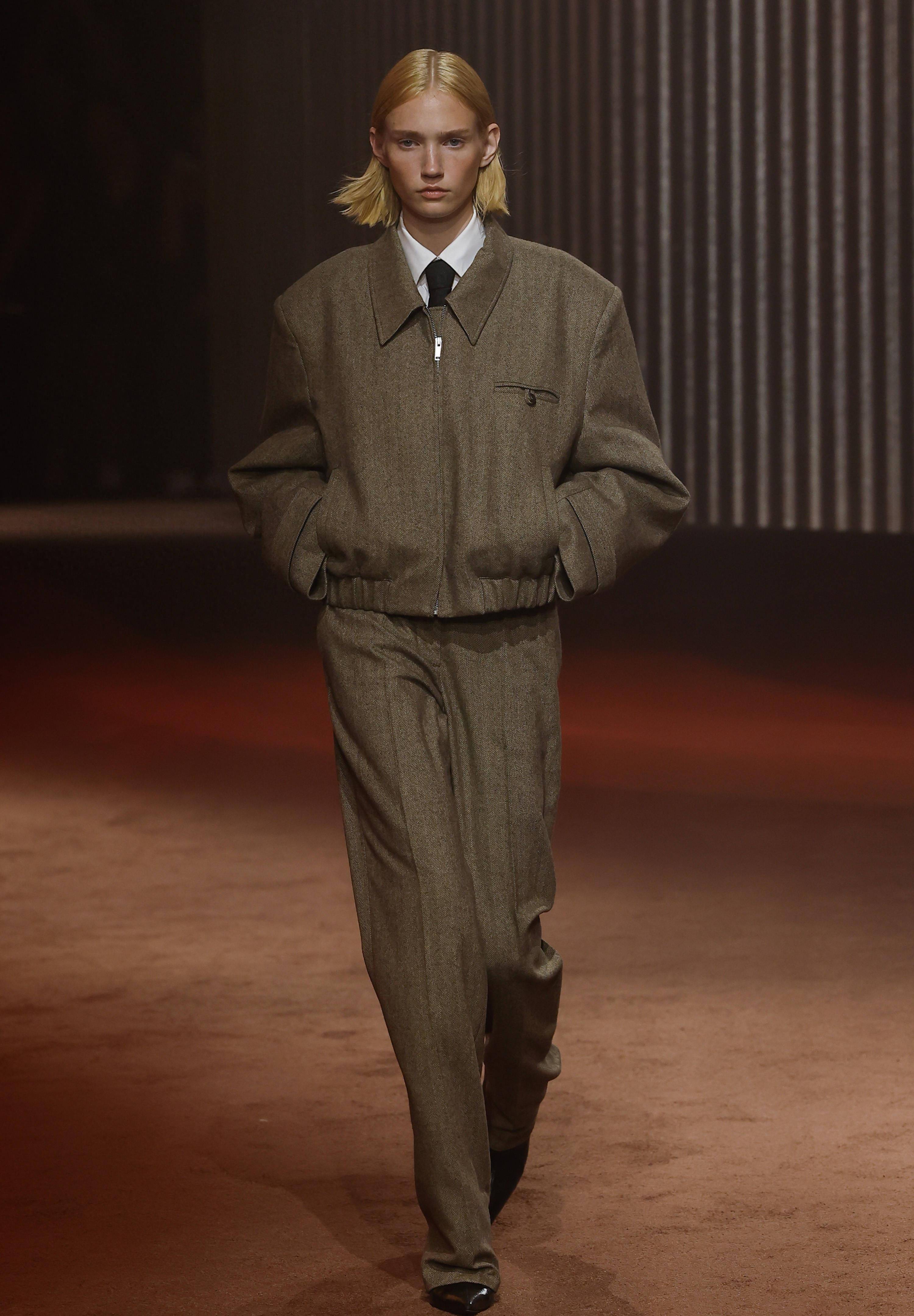 皇冠信用登2代理_(二级外部代理)Cos品牌在纽约举办时装秀(2)