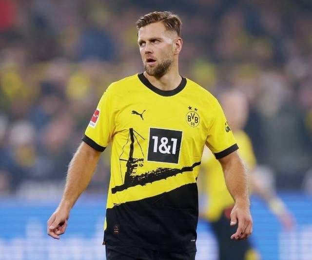 波尔图足球直播_今日足球:周二 曼城-莱比锡;巴塞罗那-波尔图