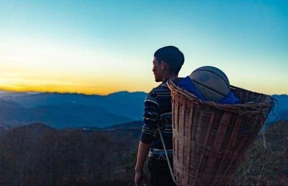 篮球比分app_得物App启动“极光篮行动”篮球比分app,帮孩子们圆篮球梦