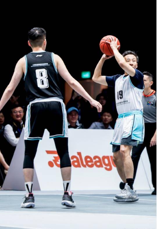 篮球投注网_元宵节篮球投注网,篮网老板蔡崇信与朱芳雨小丁等同场竞技,享受篮球快乐