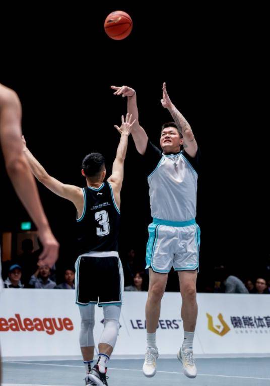 篮球投注网_元宵节篮球投注网,篮网老板蔡崇信与朱芳雨小丁等同场竞技,享受篮球快乐