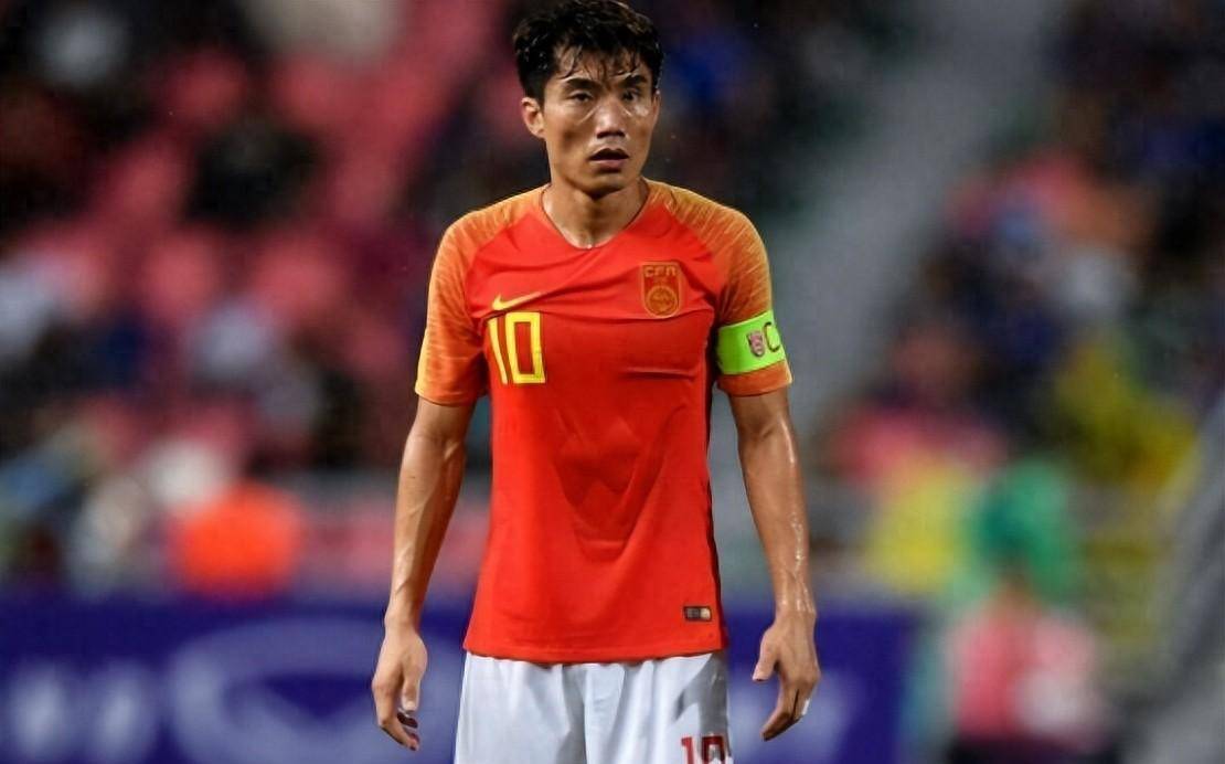 德国乙组联赛_郑智携手中方教练组亮相德国联赛德国乙组联赛,拜访大牌名帅克劳琛,引发热议