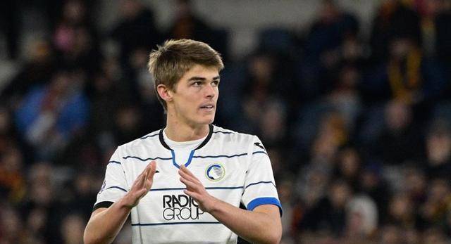 AC米兰比赛_意甲对决:AC米兰外租炙手可热球员在比赛中脱颖而出