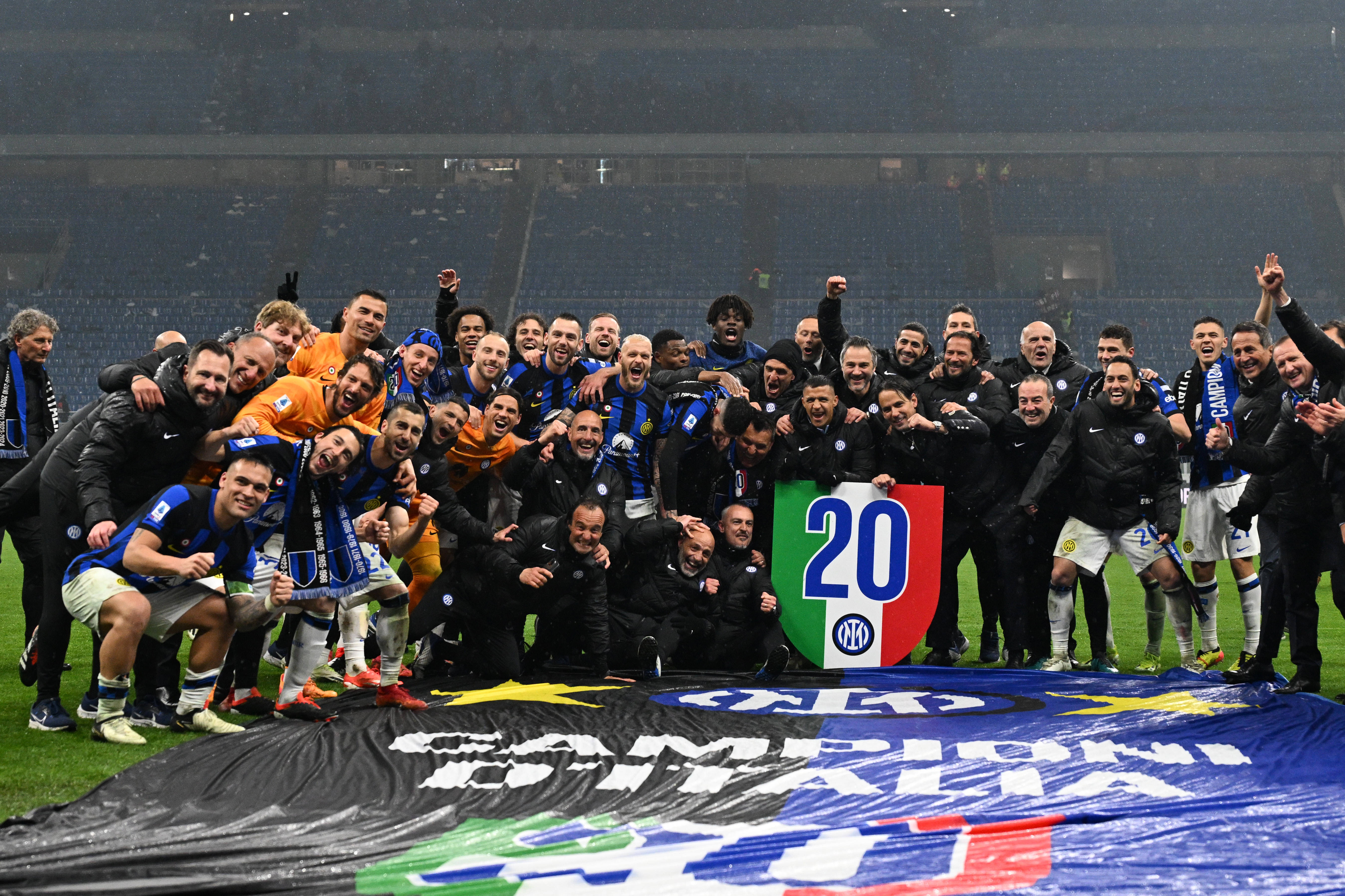 AC米兰比赛_足球——意甲:国际米兰胜AC米兰并提前夺得联赛冠军