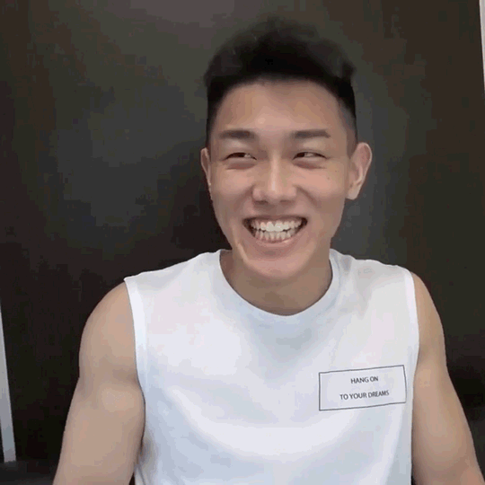 皇冠信用网账号开通_宏翔开通社交账号发身材照皇冠信用网账号开通,粉丝瞬间破万!