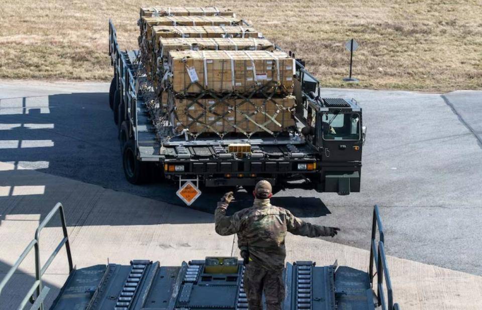 罗马尼亚VS乌克兰_乌克兰要更多武器罗马尼亚VS乌克兰,罗马尼亚援乌火车夜里被炸,现场还有西方军人