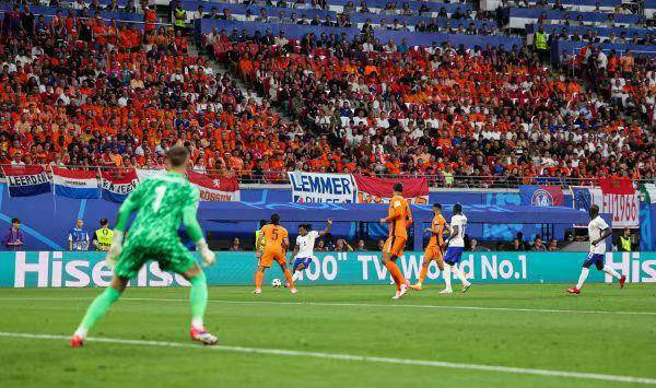 皇冠信用网登0_欧洲杯:法国与荷兰0-0握手言和皇冠信用网登0,登贝莱备受质疑,加克波表现黯淡