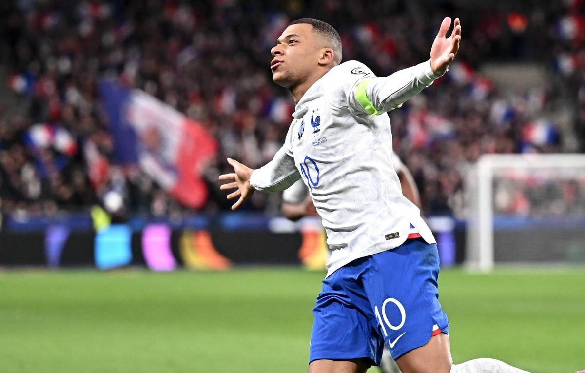 欧洲杯足球直播_中央5台直播足球时间表:今晚CCTV5直播两场欧洲杯比赛欧洲杯足球直播!附节目表