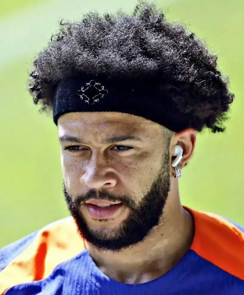 欧洲杯足球直播_中央5台直播足球时间表:3日凌晨CCTV5直播两场欧洲杯欧洲杯足球直播!八强出炉