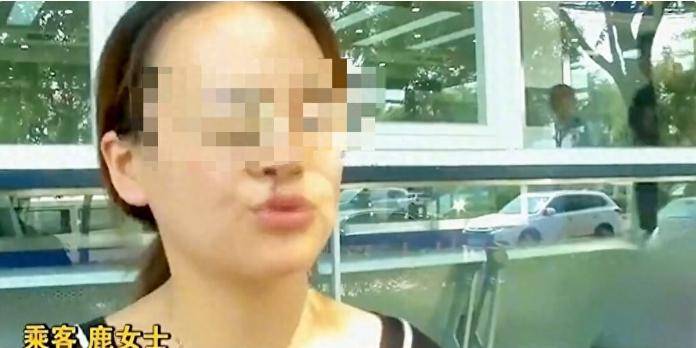 皇冠信用网口出租_一家六口打网约出租车被拒皇冠信用网口出租,女子一口痰吐司机脸上,换来一顿暴打