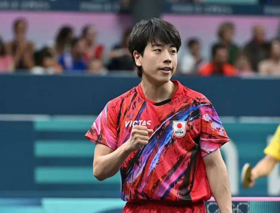 皇冠登1登2登3出租_乒乓大满贯皇冠登1登2登3出租,王楚钦3-0篠塚大登,日乒1胜2负,平野美宇3-0阿库拉