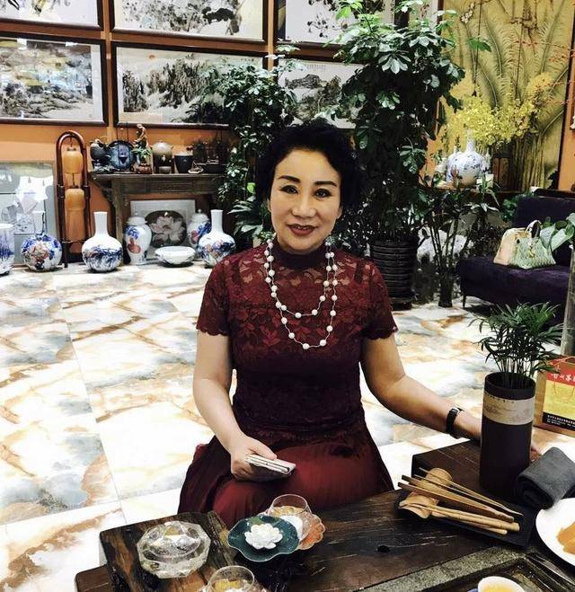 皇冠信用网账号注册_哈尔滨“警虎”于涛涉黑团伙覆灭:商业版图涉30余家公司皇冠信用网账号注册,二号人物在逃|封面头条