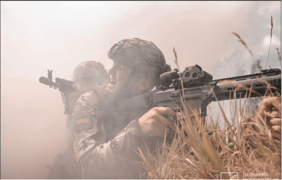 皇冠皇冠代理平台_血战库尔斯克皇冠皇冠代理平台,2个月伤亡8万人,俄军才明白我军三三制有多厉害