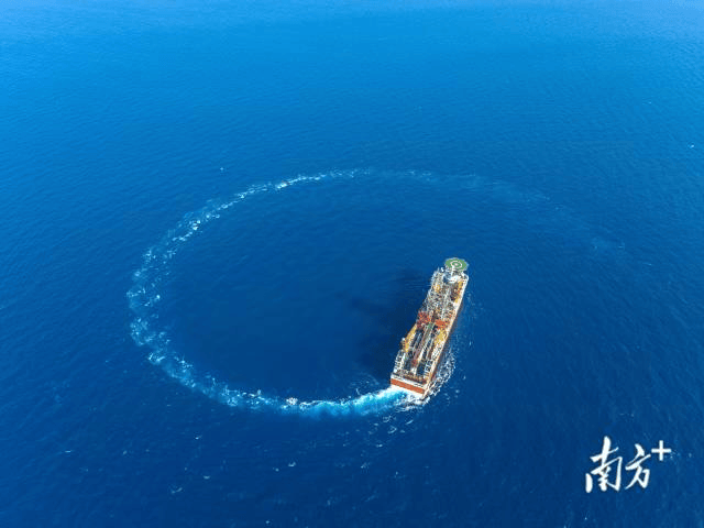 皇冠皇冠足球平台_我国首艘皇冠皇冠足球平台!在广州正式入列!习近平发来贺信