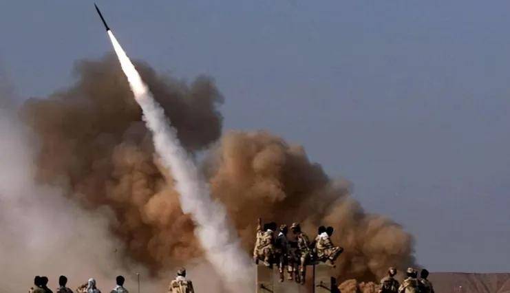 皇冠代理管理端_红海海战皇冠代理管理端,胡塞武装追击美军,连打8小时,美舰紧急奔向中方编队