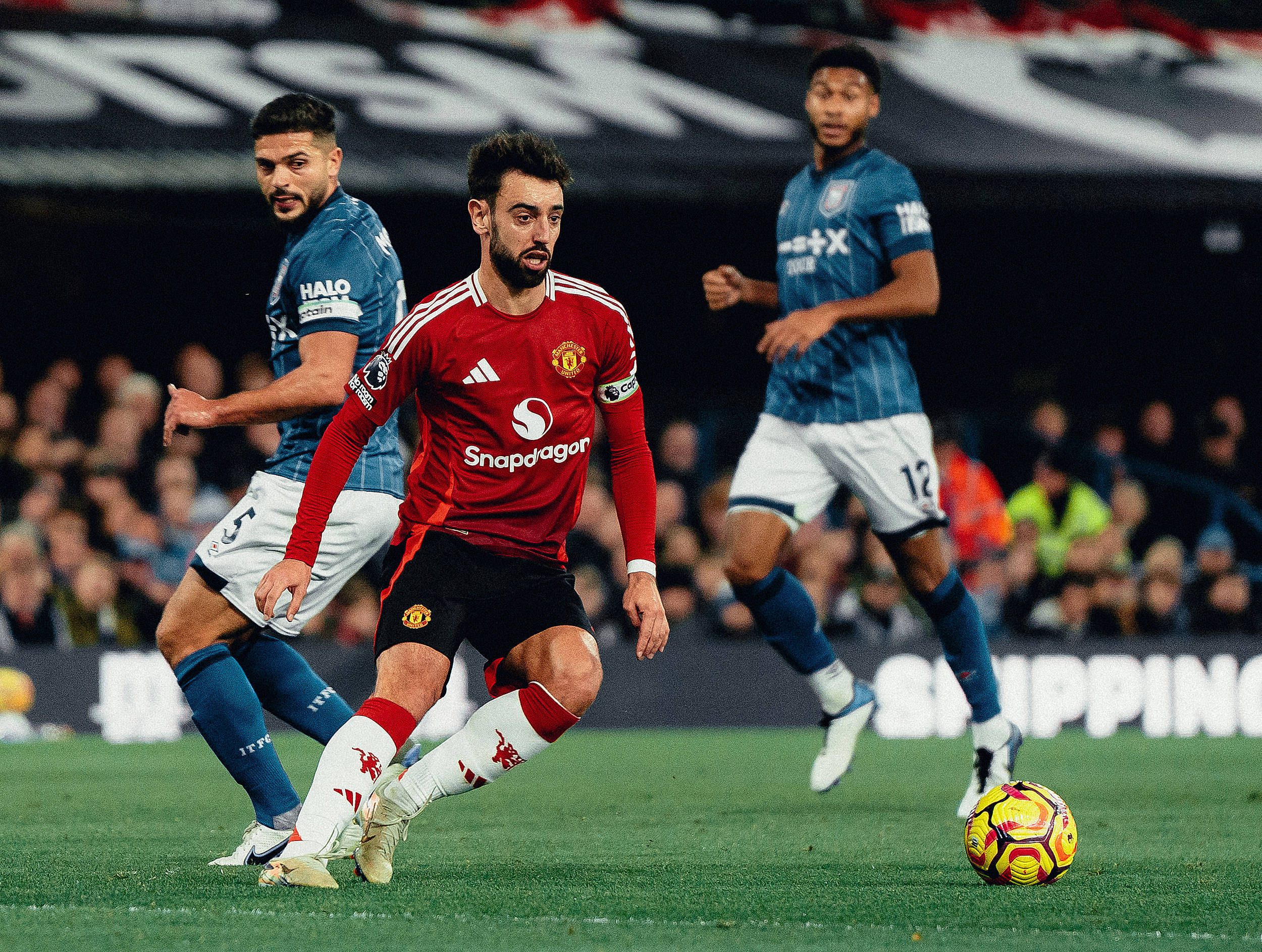 皇冠信用网在线注册_曼联等着阿莫林给球员上课皇冠信用网在线注册?谁想到首秀先被英超上课了