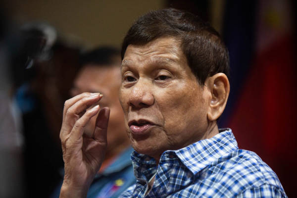 皇冠信用網代理平台_杜特尔特再次炮轰马科斯吸毒成瘾皇冠信用網代理平台,呼吁军方重新考虑对他的支持立场并解决国家危机