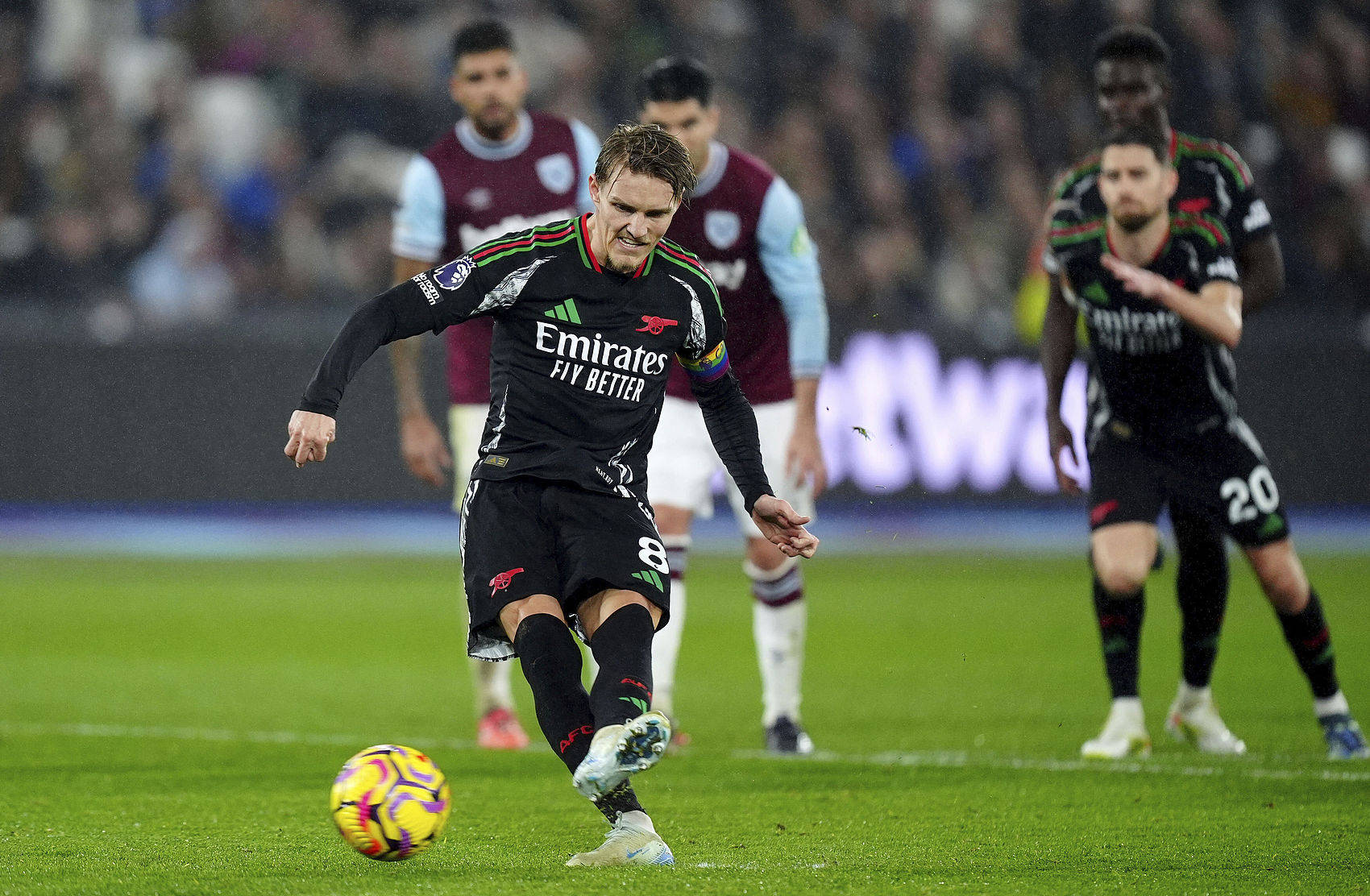 皇冠信用网注册开通_英超-半场轰7球皇冠信用网注册开通!萨卡造4球厄德高破门 阿森纳5-2西汉姆