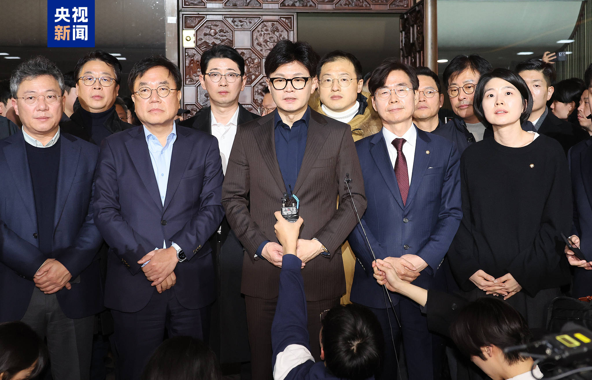 皇冠信用网可以占几成_韩国国会议长:已要求韩总统和国防部解除紧急戒严令