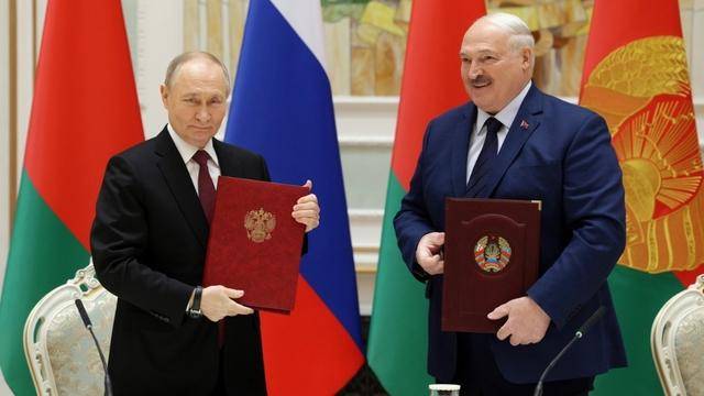 皇冠足球平台代理_卢卡申科的玩笑成真皇冠足球平台代理,打完乌克兰后,俄军中导抵在欧洲“脑门”上