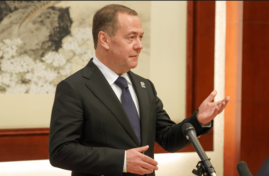 皇冠信用网在线注册_梅德韦杰夫在华感叹中国发展:“令人钦佩”