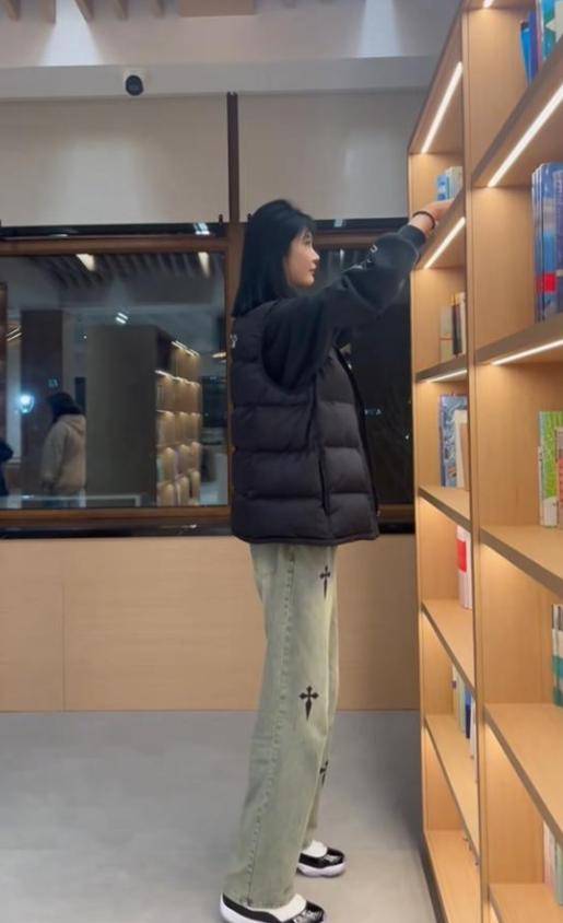 皇冠信用盘如何申请_女孩身高2米26貌美如花皇冠信用盘如何申请,妈妈天天发愁:白长这么漂亮,没人敢追