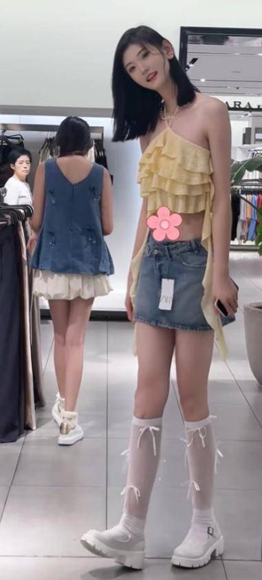 皇冠信用盘如何申请_女孩身高2米26貌美如花皇冠信用盘如何申请,妈妈天天发愁:白长这么漂亮,没人敢追