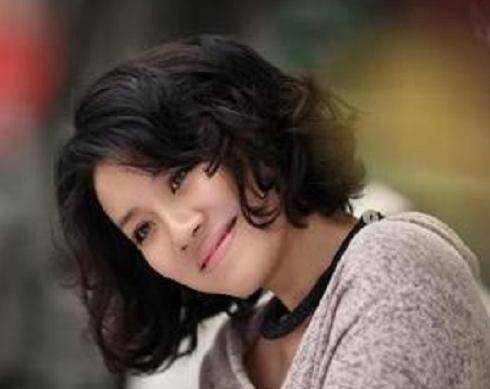 皇冠信用网会员注册_她本是阔太太皇冠信用网会员注册,被导演喊来临时救场,却意外走红,50岁片约不断