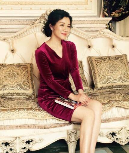 皇冠信用网会员注册_她本是阔太太皇冠信用网会员注册,被导演喊来临时救场,却意外走红,50岁片约不断