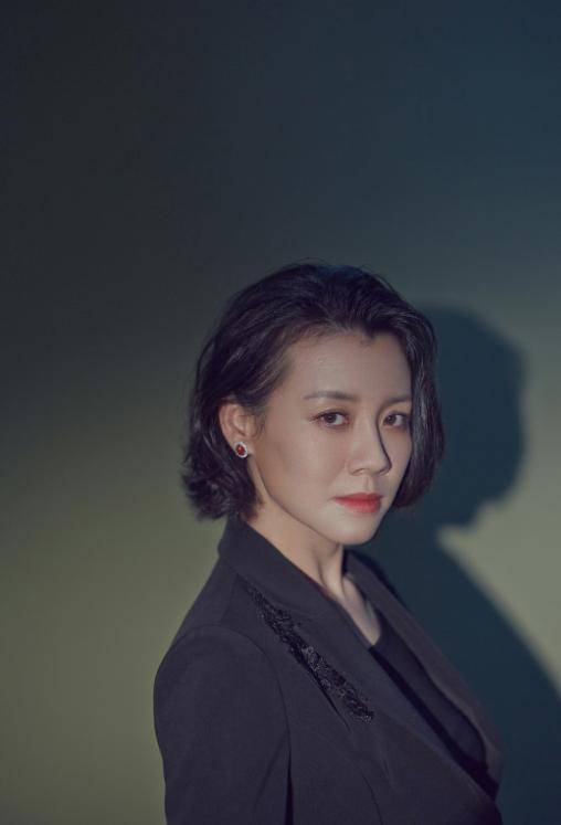 皇冠信用网会员注册_她本是阔太太皇冠信用网会员注册,被导演喊来临时救场,却意外走红,50岁片约不断