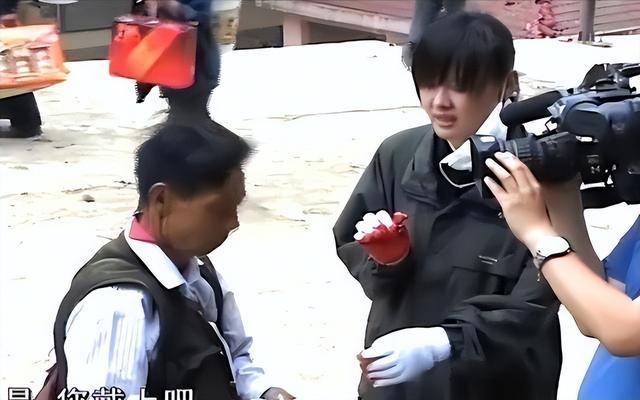 welcome皇冠注册_16年过去了welcome皇冠注册,那个在汶川一哭成名的央视主持人李小萌,如今怎样了