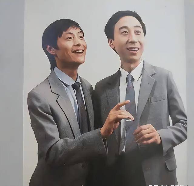 皇冠体育网_从相声奇才到“阶下囚”皇冠体育网,当红时抛下冯巩移居海外后,刘伟怎样了