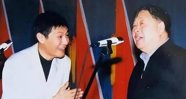 皇冠体育网_从相声奇才到“阶下囚”皇冠体育网,当红时抛下冯巩移居海外后,刘伟怎样了