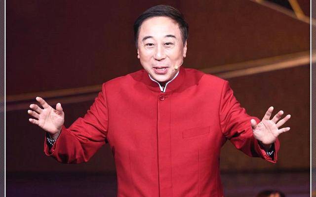 皇冠体育网_从相声奇才到“阶下囚”皇冠体育网,当红时抛下冯巩移居海外后,刘伟怎样了