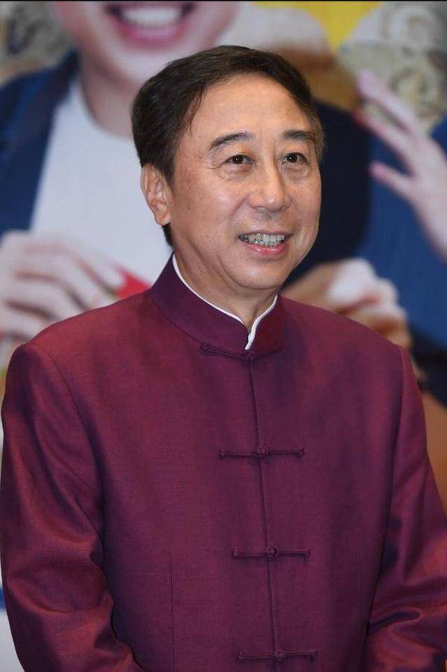 皇冠体育网_从相声奇才到“阶下囚”皇冠体育网,当红时抛下冯巩移居海外后,刘伟怎样了