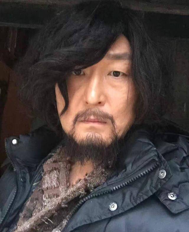 皇冠hga050_最熟悉的演员已离世!车祸车毁人亡皇冠hga050,妻子即将生产,孩子没了爸爸