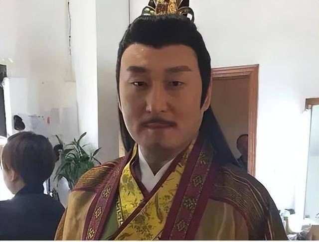 皇冠hga050_最熟悉的演员已离世!车祸车毁人亡皇冠hga050,妻子即将生产,孩子没了爸爸