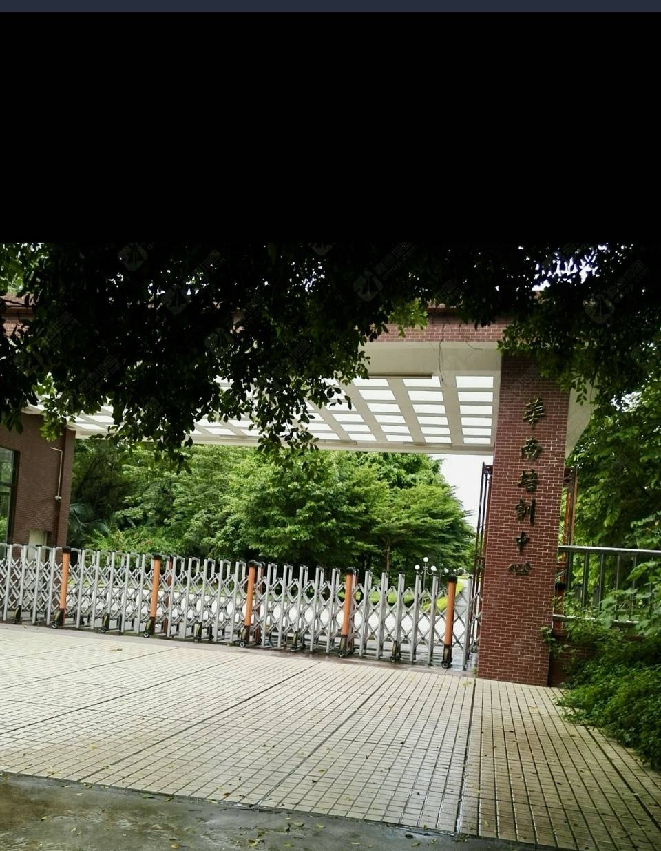 皇冠hga038注册_幼童半夜高烧39℃爸爸下单买退烧药皇冠hga038注册,疑说错地点自提时被保安阻拦1小时心急如焚,沟通中还被贴3张罚单