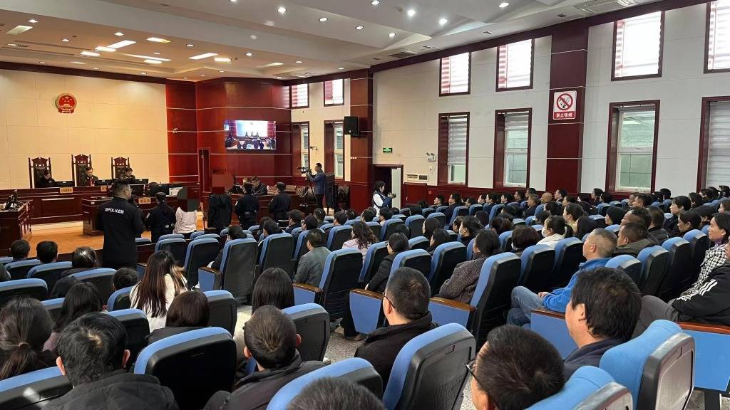 皇冠比分网址_云南披露一起医疗腐败案:两人围标并中标10个设备采购项目