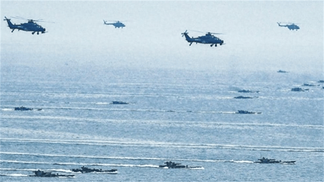 皇冠比分直播_无人机“哗”的一声皇冠比分直播,从水中钻出!解放军多栖作战实力藏不住了