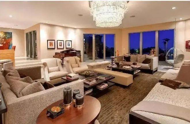 皇冠体育网_冯小刚洛杉矶两套豪宅被烧毁皇冠体育网,损失金额超7000万?本人回应